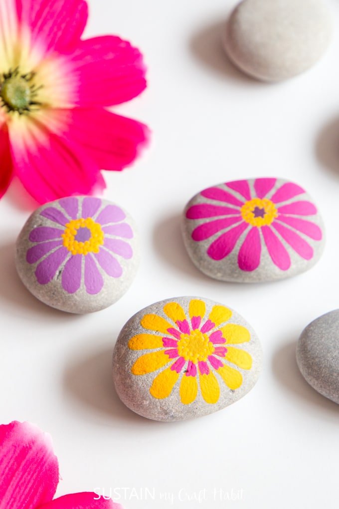 Zabavná kreativní aktivita pro děti: Malované kameny inspirované jarem!