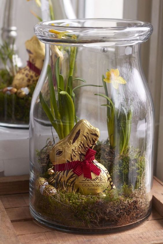25+ velikonočních dekorací: Využijte skleněné vázy a obyčejné sklenice!
