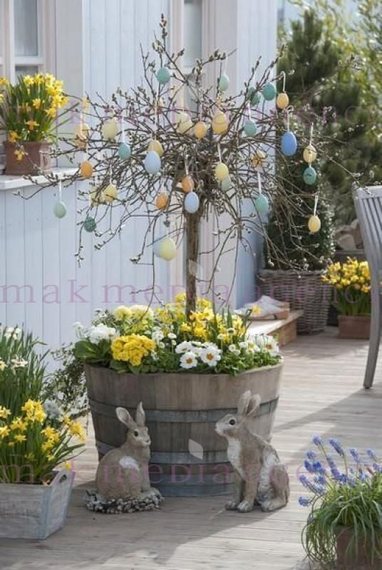 Nápady na jarní dekorace, které zkrášlí každou terasu, zahradu i balkón