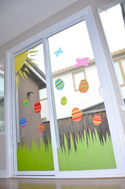 Přivítejte jaro již v oknech: Inspirace na krásné dekorace, které vyzdobí Vaše okna!