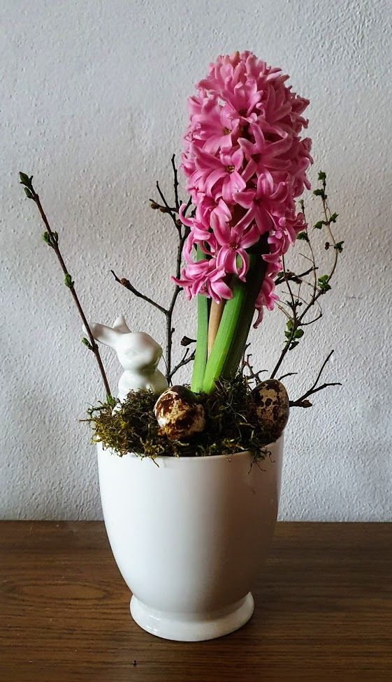 Stačí Vám obyčejný hrneček: Vytvořte si krásnou jarní dekoraci