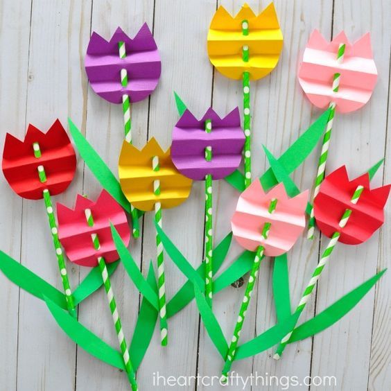 Tvoření pro děti na jarní měsíce pomocí barevného papíru