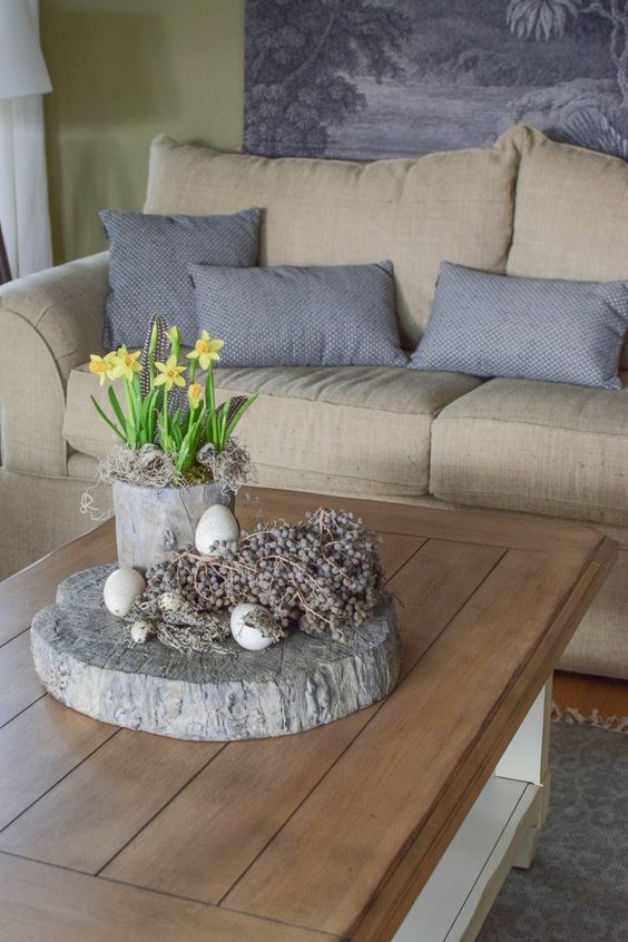 Využijte dřevěný podnos nebo mísu: Inspirace na krásné jarní dekorace