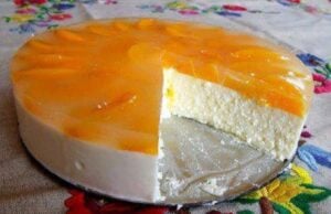 Recept na nepečený koláč s tvarohem, mandarinkami a zakysanou smetanou!