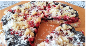 Připravte si moravský rybízový kynutý koláč s mákem a drobenkou Recept na moravský rybízový kynutý koláč s mákem a drobenkou