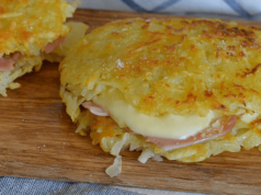 Recept na bramboráky plněné šunkou a sýrem bez mouky a vajec