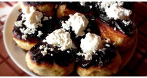 Kefírové vdolky s povidly a tvarohem: Rychlé, nadýchané a lahodné Kefírové vdolky s povidly a tvarohem: Rychlé, nadýchané a lahodné