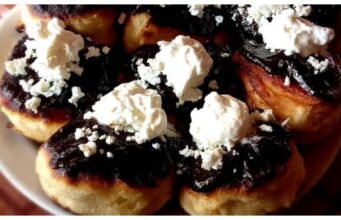 Kefírové vdolky s povidly a tvarohem: Rychlé, nadýchané a lahodné Kefírové vdolky s povidly a tvarohem: Rychlé, nadýchané a lahodné