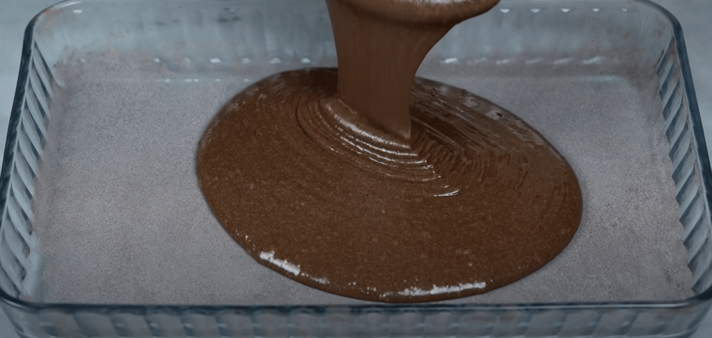 rychlý a lehký čokoládový koláč připravený pomocí mixéru