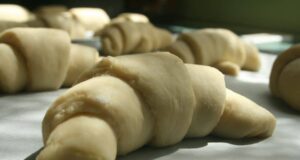 Hrnečkový recept na fantastické rohlíčky plněné jablky Hrnečkový recept na fantastické rohlíčky plněné jablky
