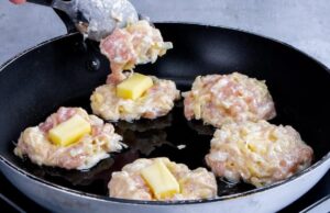 Recept na bramborové placičky s kuřecím masem a sýrem