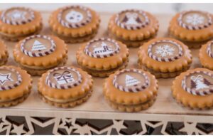karamelové kolečka s dekorem – recept na vánoční cukroví