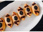 Mocca oválky s kávovým zrnkem – vánoční cukroví pro milovníky kávy Mocca oválky s kávovým zrnkem - vánoční cukroví pro milovníky kávy