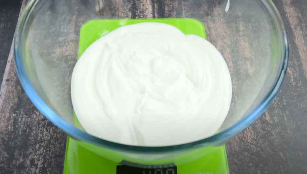 Recept na jogurtový dort jen ze 3 surovin