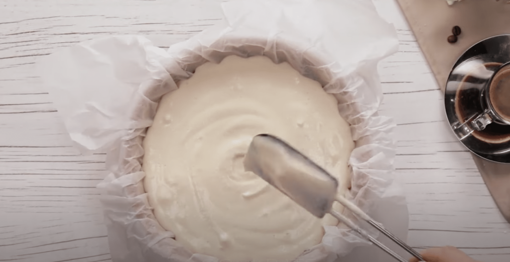 rychlý a chutný koláč – stačí vám 4 vejce a bílí jogurt 
