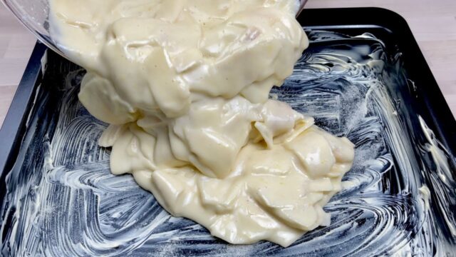 jednoduchý recept na jablečný koláč, který má úžasnou chuť