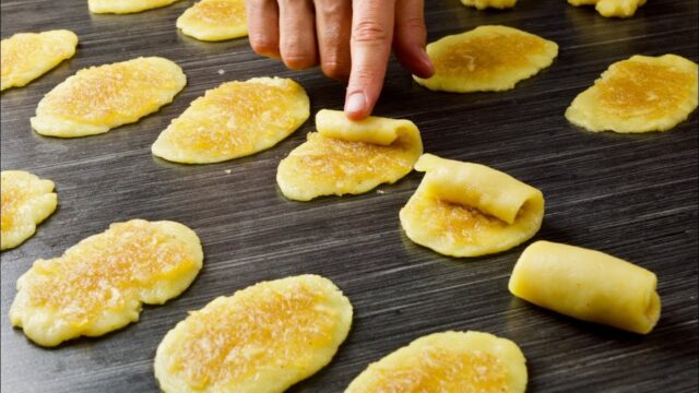 jablečné rolky se skořicí – skvělá podzimní pochoutka jablečné rolky se skořicí – skvělá podzimní pochoutka