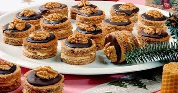 karamelové vánoční košíčky s čokoládovou polevou – recept si uložte