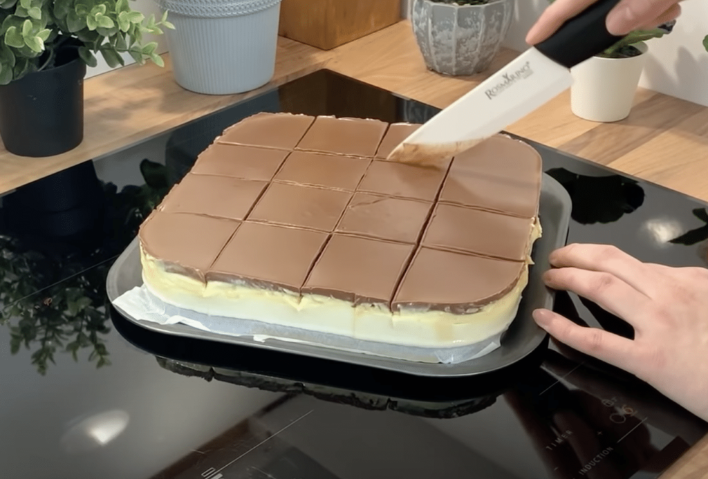 krémový nepečený koláč, který roztaje v ústech – vyzkoušejte ho!