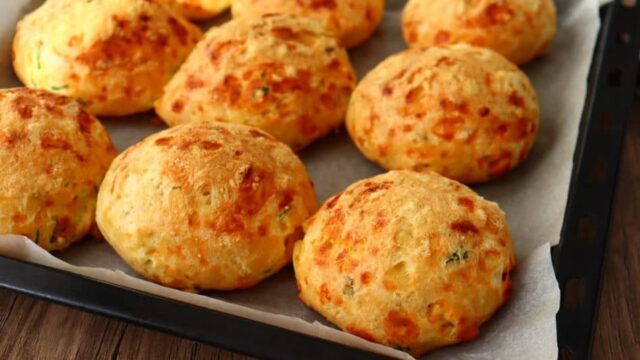 Recept na sýrové koule hotové během 20 minut