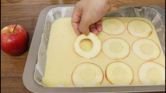 velmi lahodný jablečný koláč, který má lehkou přípravu – recept si uložte velmi lahodný jablečný koláč, který má lehkou přípravu – recept si uložte