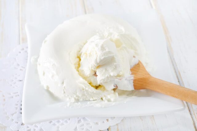 mascarpone krém – lze ho použít do mnoha dezertů mascarpone krém – lze ho použít do mnoha dezertů