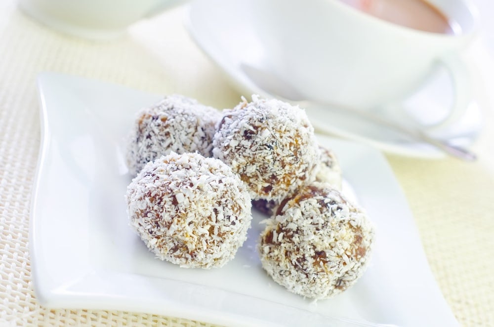 jednoduché vánoční kokosové kuličky – recept na nepečené cukroví