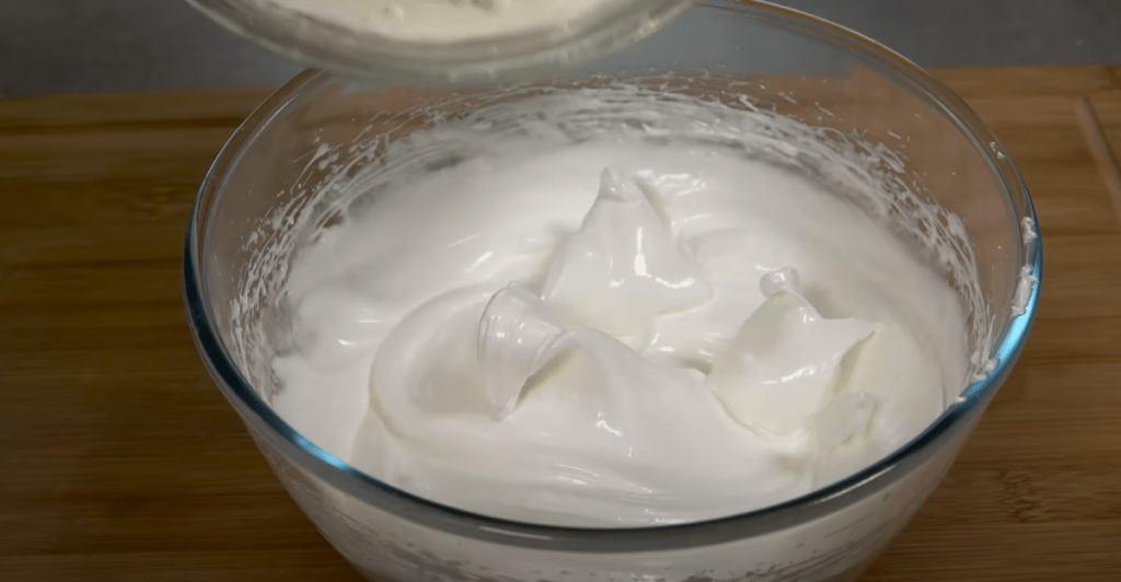 koláč s jablky a jogurtem – připravte si tento perfektní recept