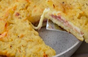bramborová placka se sýrem a šunkou – rychlá a chutná dobrota!
