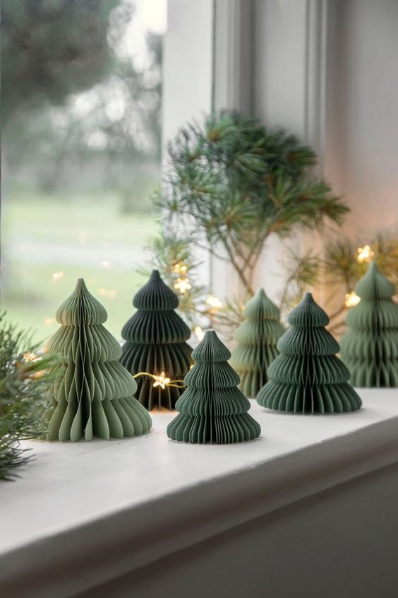 vytvořte si sváteční atmosféru ve vašich oknech s papírovými dekoracemi!
