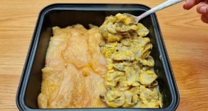 Kuřecí kousky, brambory a žampiónová omáčka – Rychlý a chutný recept z jednoho plechu kuřecí kousky, brambory a žampiónová omáčka – rychlý a chutný recept z jednoho plechu