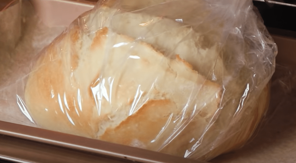recept na křehký a nadýchaný domácí chléb: na ten kupovaný si ani nevzpomenete!