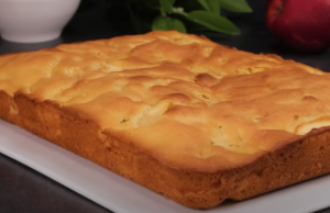 ten nejjednodušší jablečný koláč, který máte navíc během 30 minut hotový!