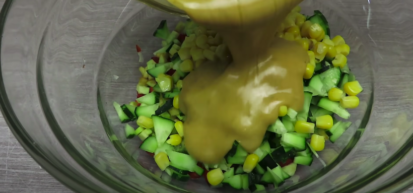 nejlepší recept na tuňákový salát, který si jednoduše připravíte