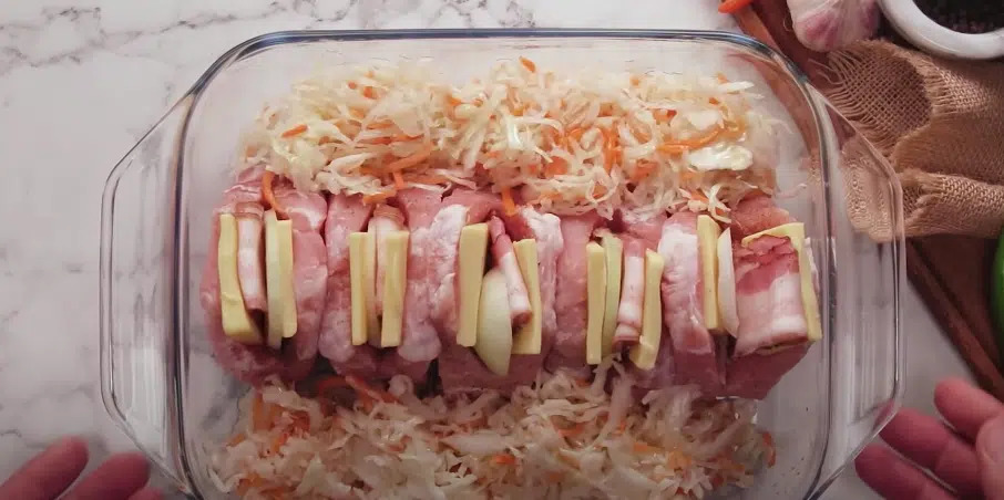 stačí nakrájet, naplnit a vložit do trouby – rychlý recept