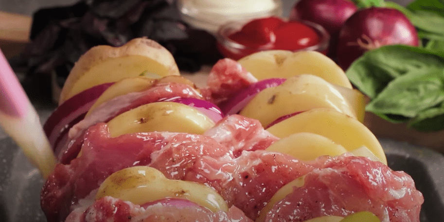 Špízy z vepřové krkovice s bramborami – tento recept si zamilujete