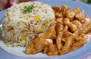 připravte si vynikající čínu – kuřecí kousky ve smetanové omáčce s rýží si zamilujete