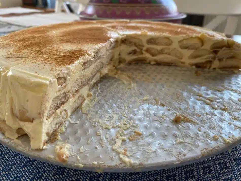 Fantastický tvarohový dort s piškoty a skořicí – Recept od naší čtenářky! dort
