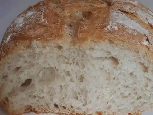 Lahodný domácí chléb bez hnětení: Recept, který zvládne každý Lahodný domácí chléb bez hnětení: Recept, který zvládne každý