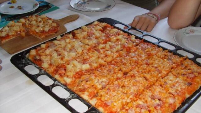 Rychlá lahodná pizza z toastového chleba hotova za 15 minut! Rychlá lahodná pizza z toastového chleba hotova za 15 minut!