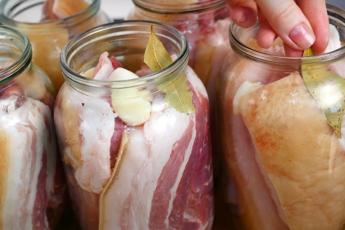 video: tento recept je opravdový poklad: nakládaná slanina ve slaném nálevu