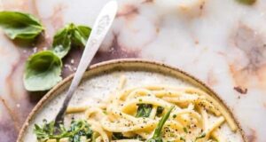 VIDEO RECEPT: Nejjednodušší omáčka na špagety "Cacio e Pepe"