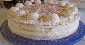 Lahodný „Raffaello dort“, který chutná stejně jako kuličky z obchodu