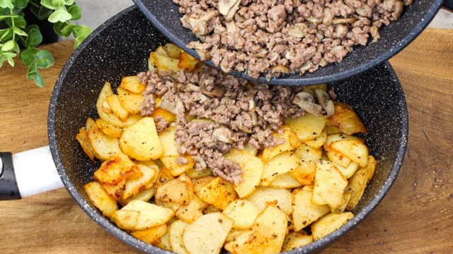 zapečené brambory s mletým masem – jednoduchý a rychlý recept zapečené brambory s mletým masem – jednoduchý a rychlý recept