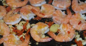 exotika na talíři: krevety na česneku a víně!