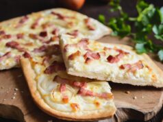 Domácí pizza s brynzou, slaninou a cibulkou