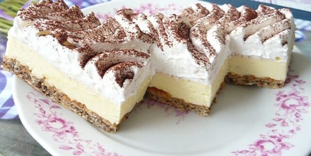 Recept na ořechové řezy s krémem a šlehačkou Recept na ořechové řezy s krémem a šlehačkou