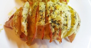 Zapečené brambory plněné slaninou a sýrem: Jednoduchý recept, který dostane každého! Zapečené brambory plněné slaninou a sýrem