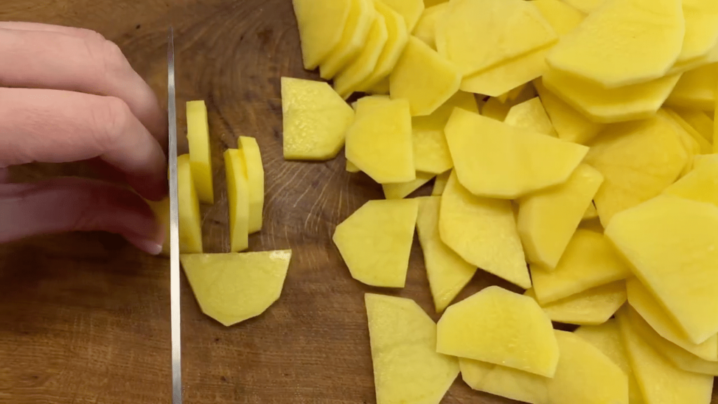 zapečené brambory s mletým masem – jednoduchý a rychlý recept