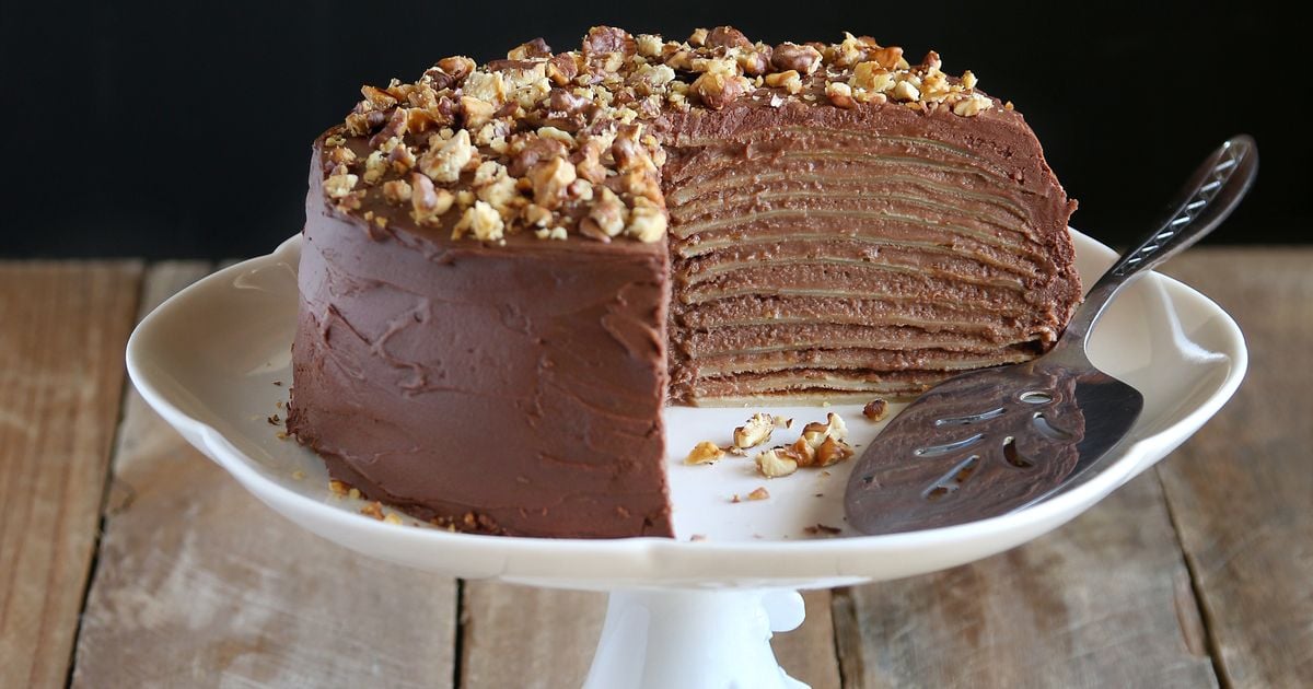 palačinkový dort s čokoládovým krémem a oříšky: krásný a přitom tak jednoduchý!